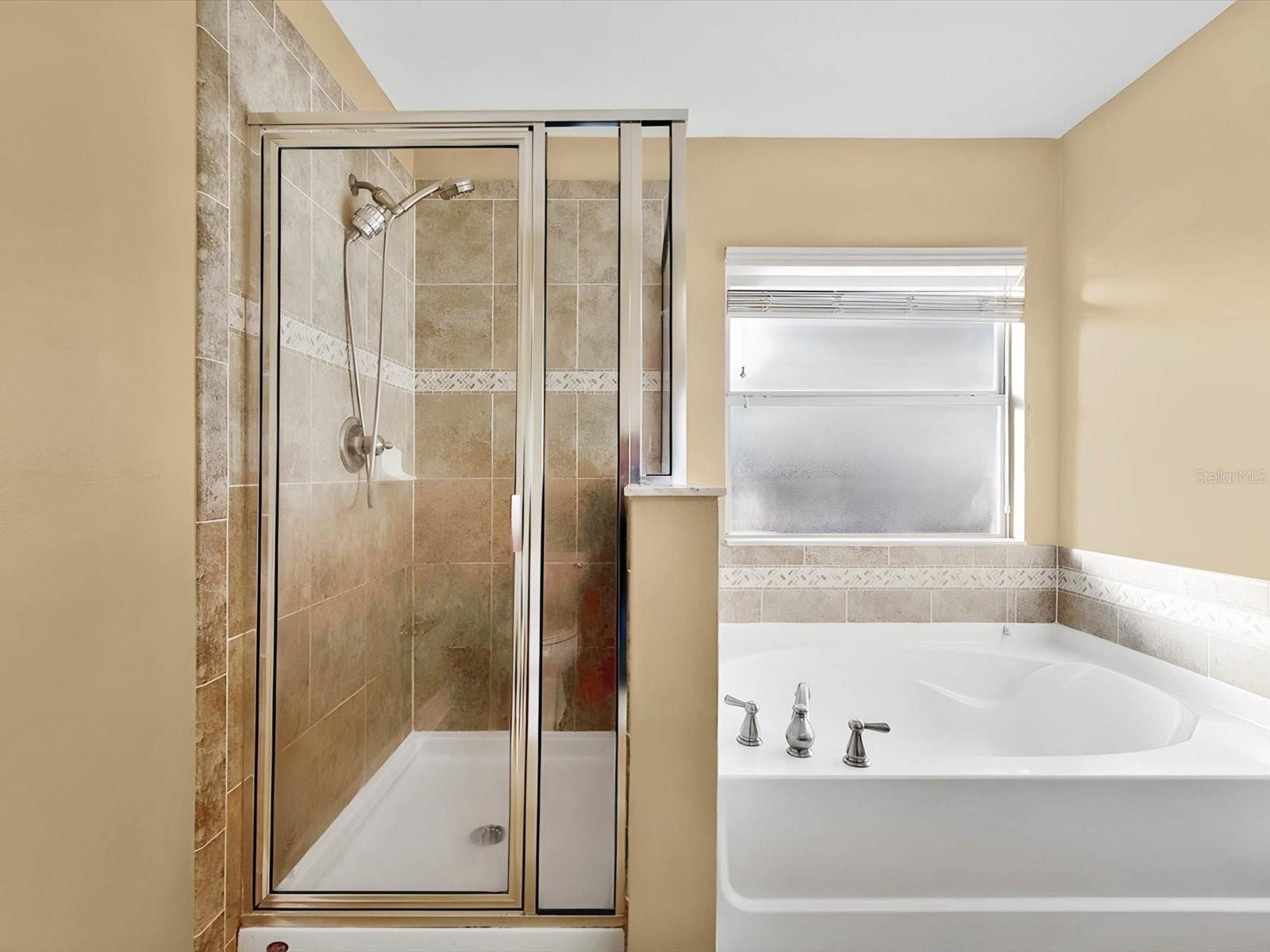 Image 21 of 42 For 2274 Geneva Drive