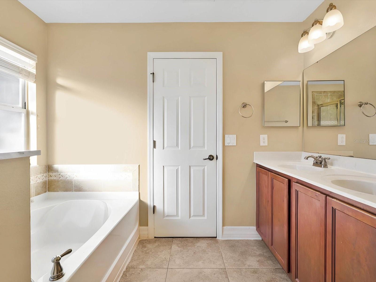 Image 22 of 42 For 2274 Geneva Drive