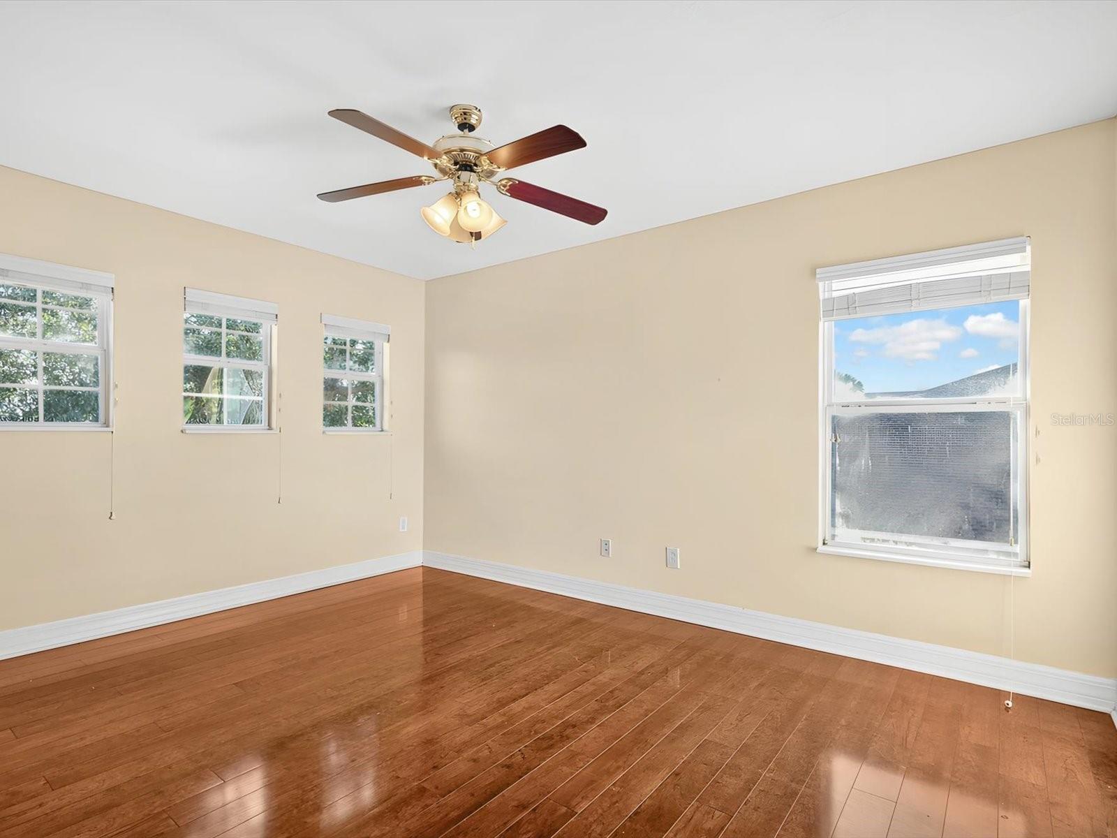 Image 26 of 42 For 2274 Geneva Drive