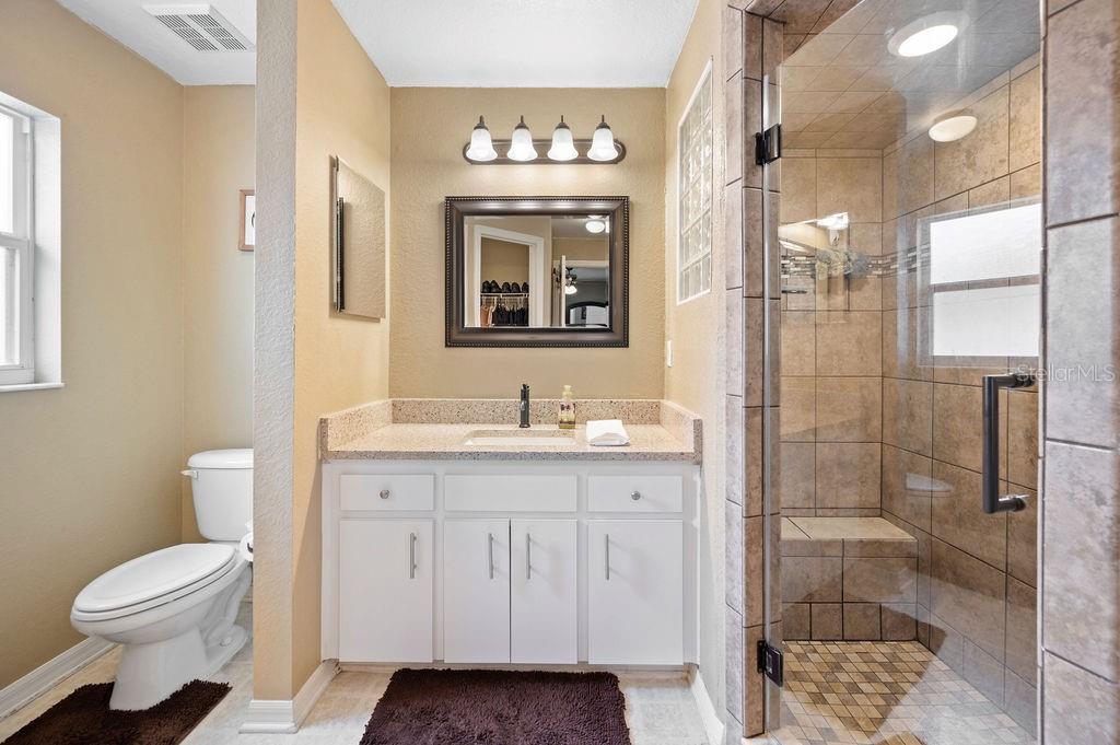 Image 17 of 43 For 1420 Meadows Pond Drive