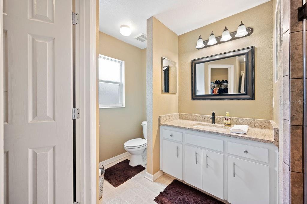 Image 18 of 43 For 1420 Meadows Pond Drive
