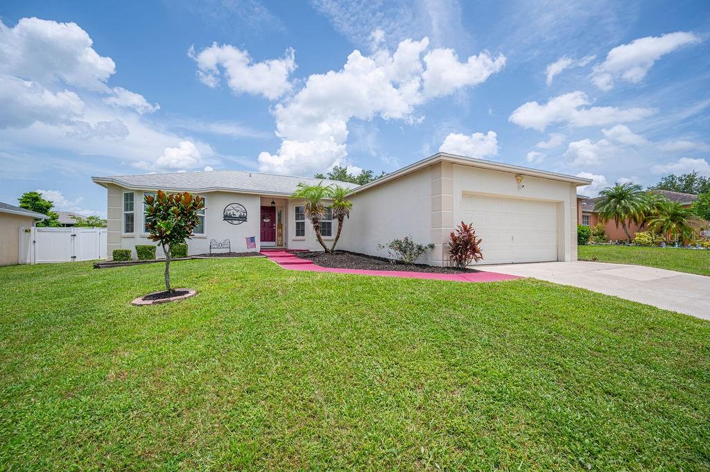 Image 3 of 43 For 1420 Meadows Pond Drive