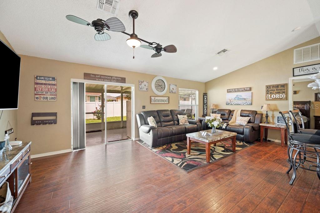 Image 6 of 43 For 1420 Meadows Pond Drive