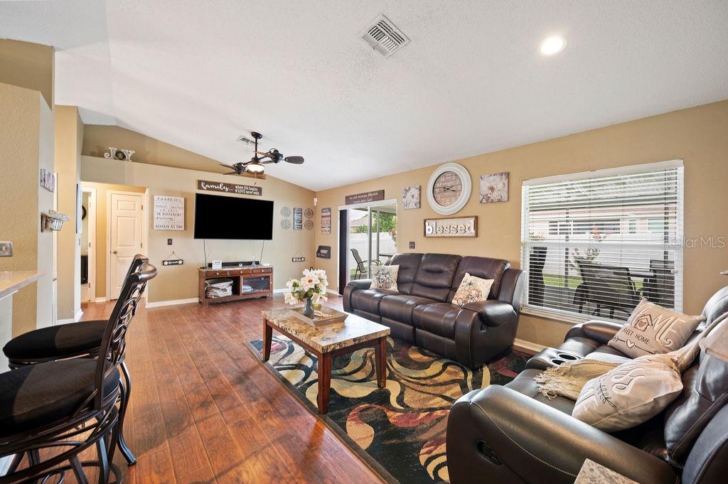 Image 7 of 43 For 1420 Meadows Pond Drive