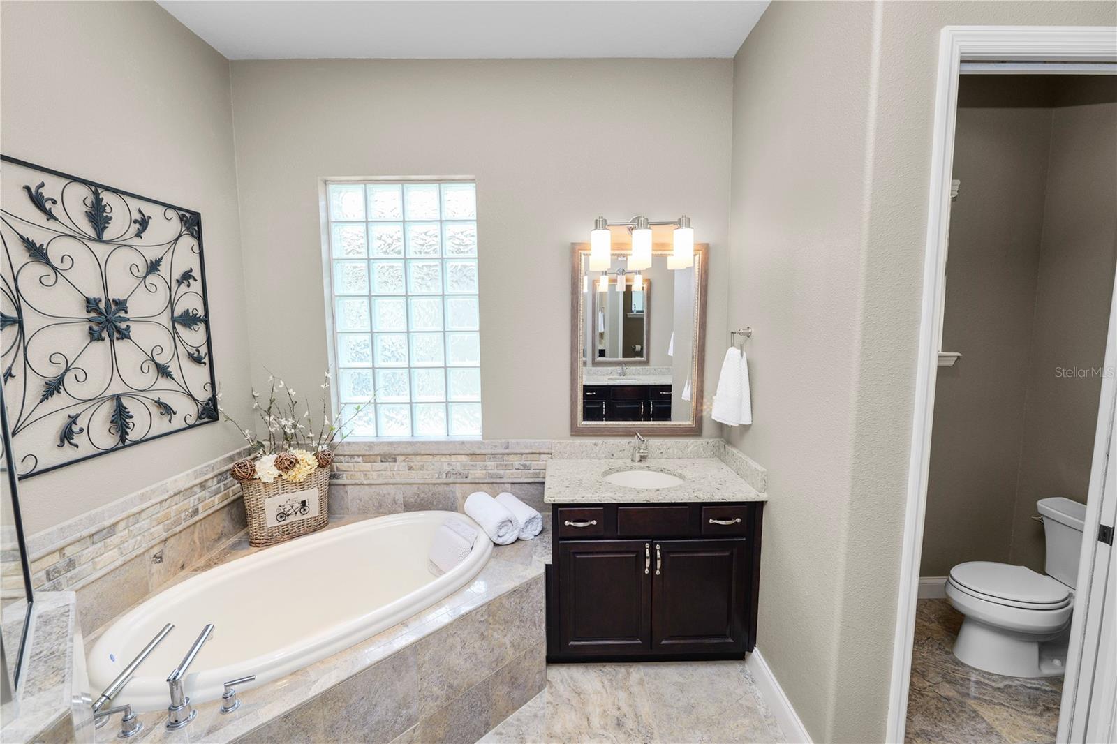 Image 24 of 47 For 961 Christina Chase Drive