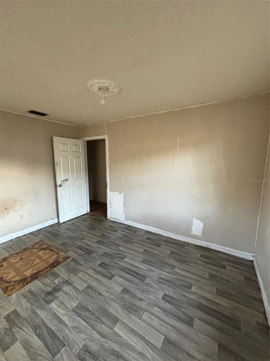 Image 13 of 20 For 2921 Galaxy Lane