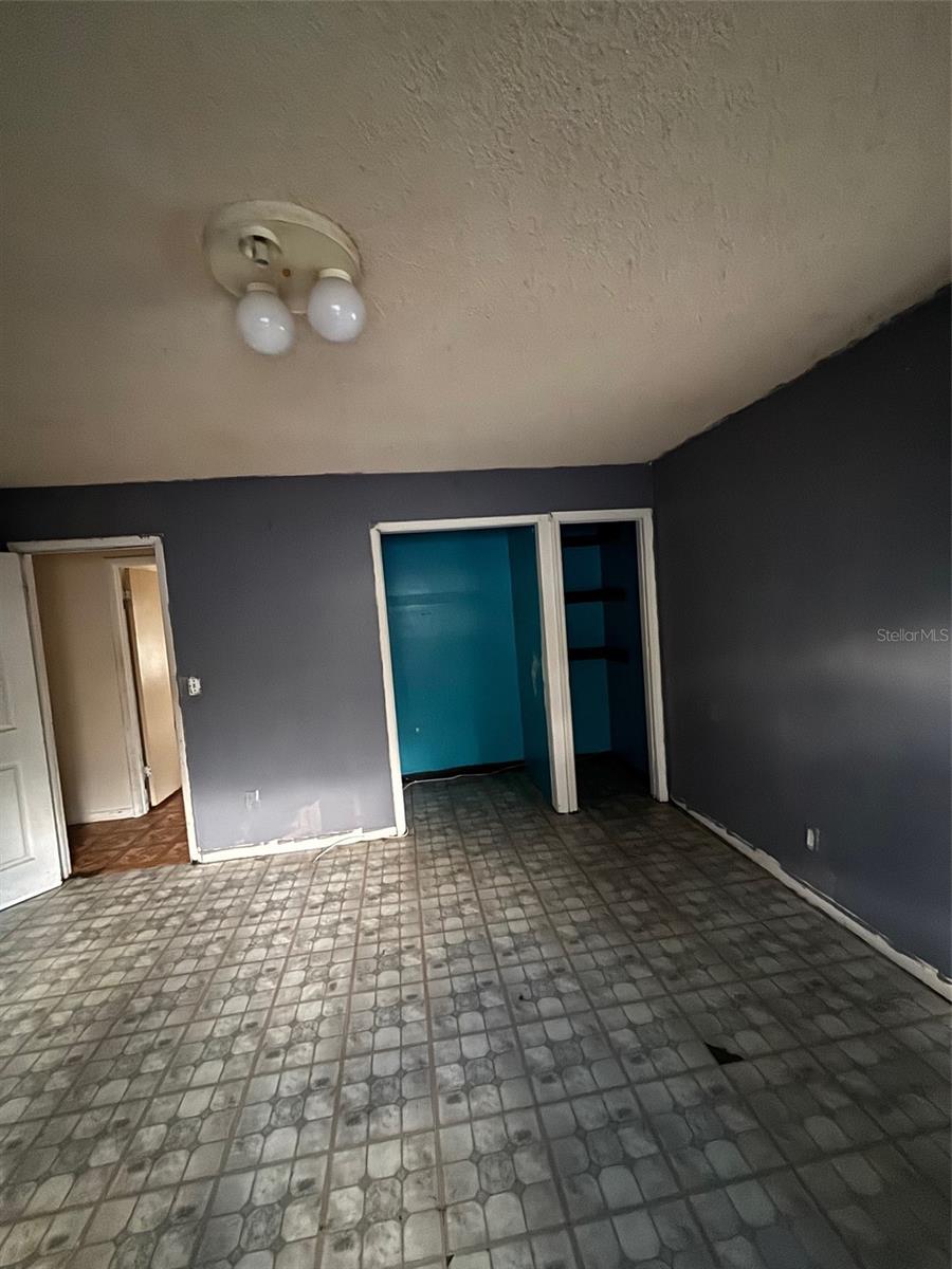 Image 6 of 20 For 2921 Galaxy Lane