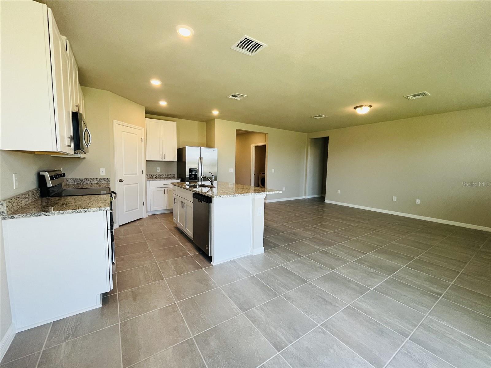 Image 5 of 15 For 1061 Oak Valley Drive