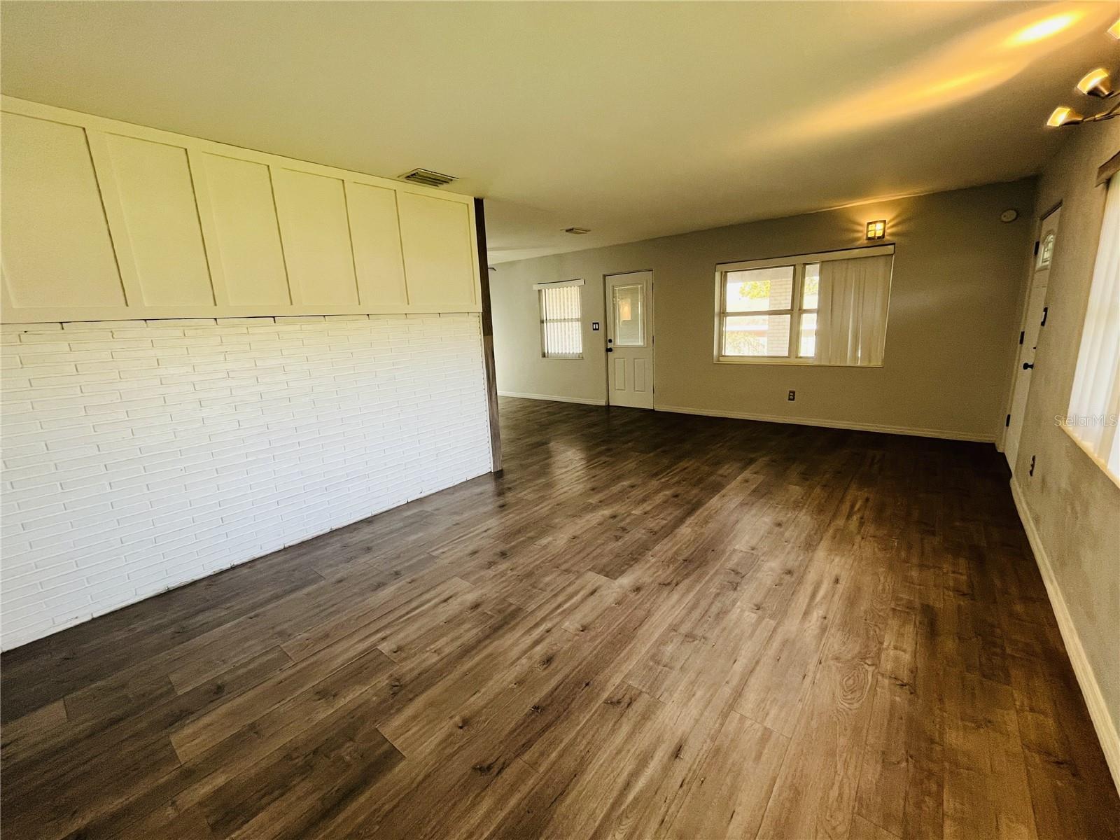 Image 11 of 15 For 260 Interlachen Street