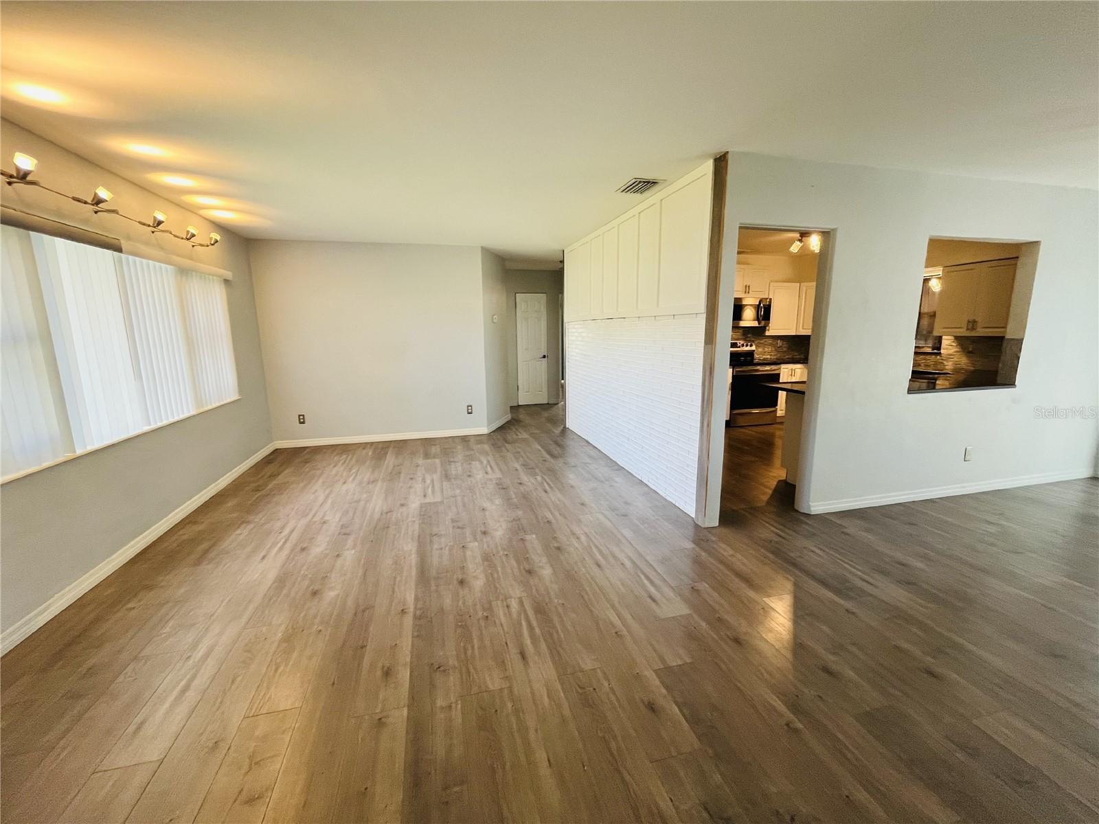 Image 9 of 15 For 260 Interlachen Street