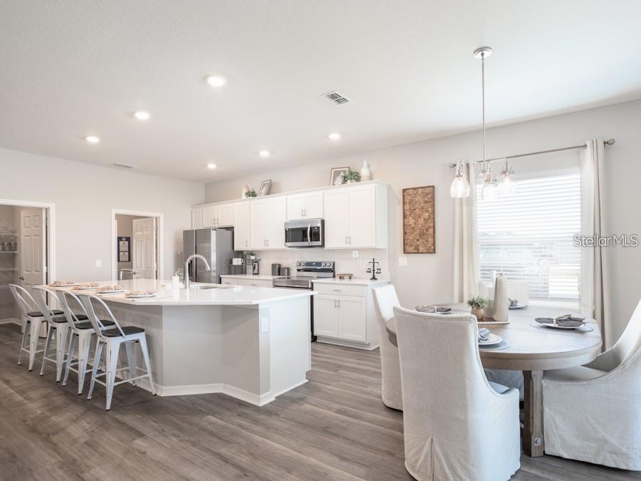 Image 6 of 15 For 1449 Fleur Drive
