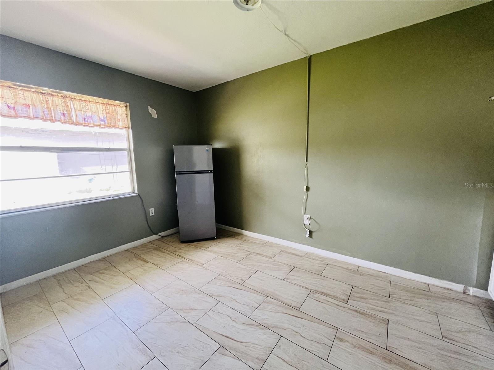 Image 2 of 6 For 214 Chestnut Road Unit 2