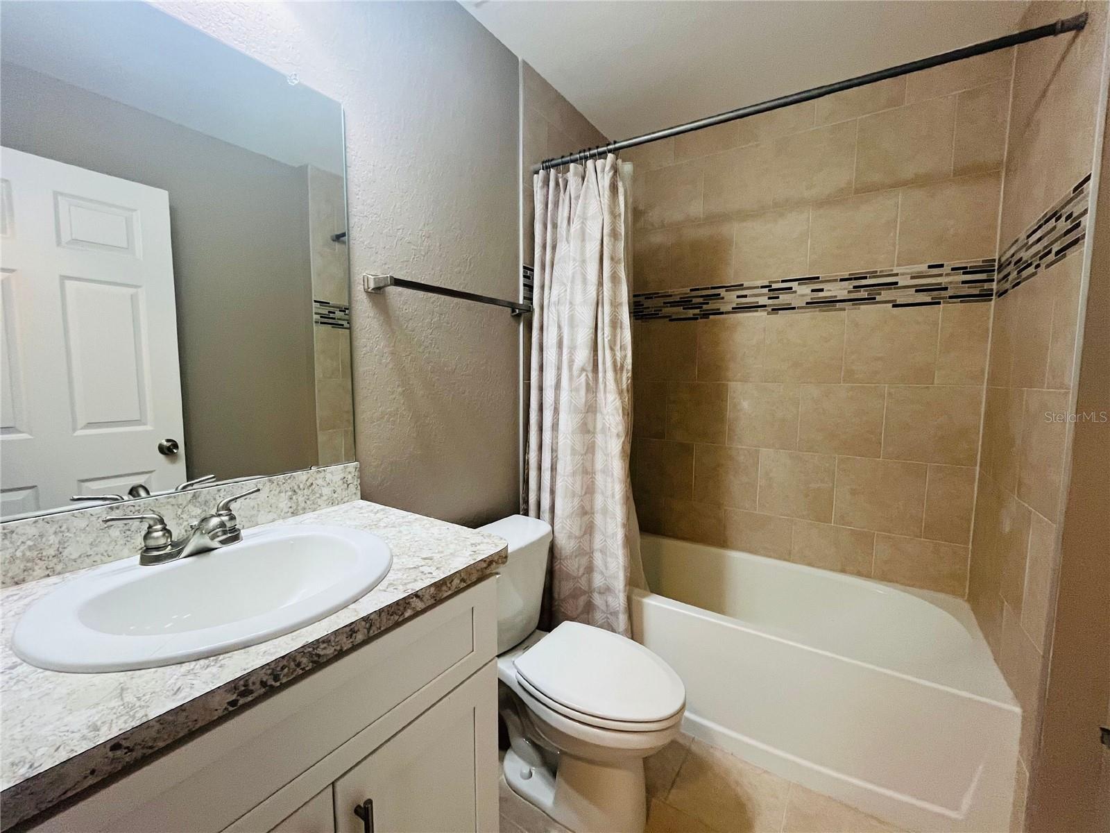 Image 11 of 12 For 640 Grapefruit Avenue Apt B