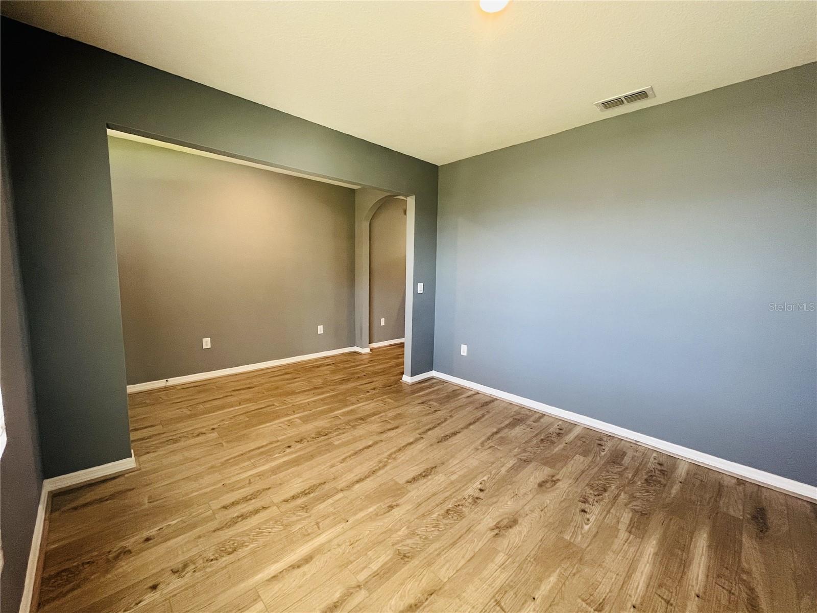 Image 10 of 33 For 507 Auburn Grove Terrace