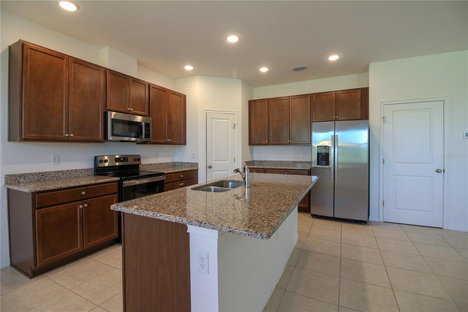 Image 5 of 40 For 6524 Great Bear Drive Boulevard