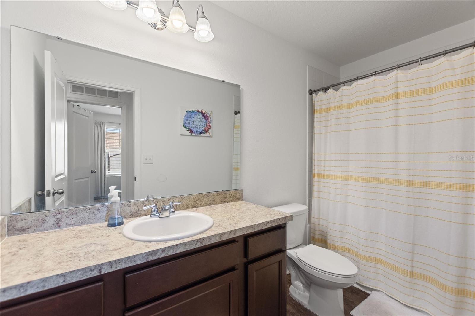 Image 18 of 27 For 943 Grandin St