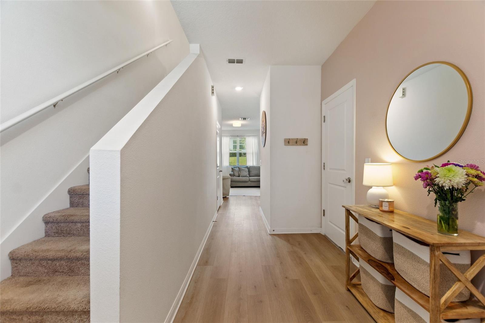Image 2 of 27 For 943 Grandin St