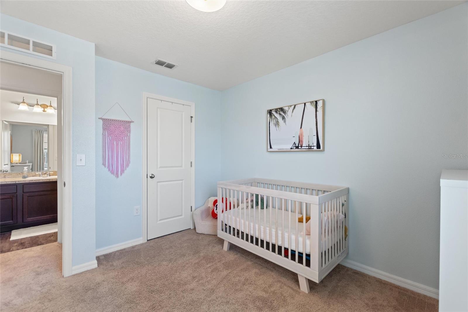 Image 21 of 27 For 943 Grandin St