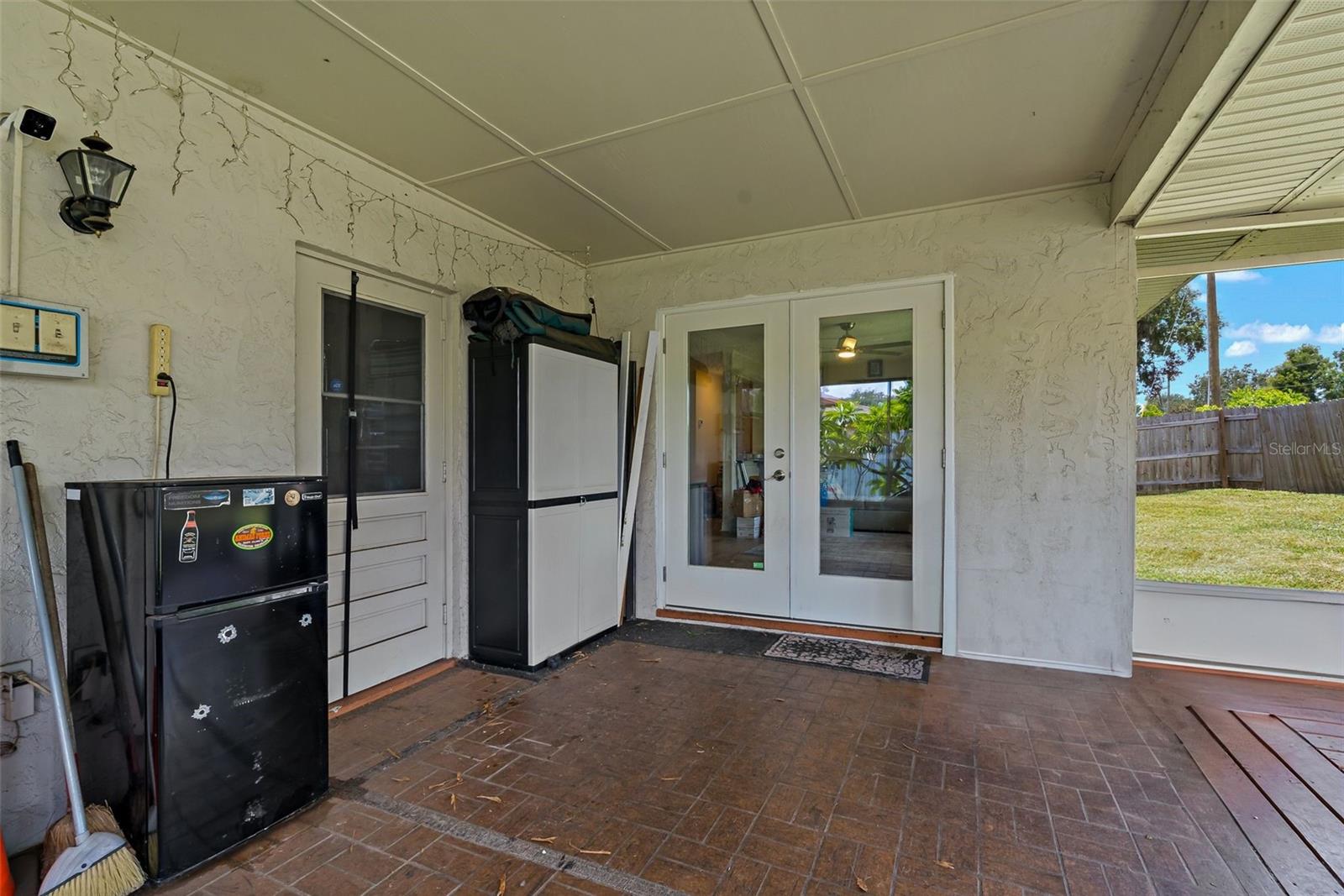 Image 22 of 26 For 704 Queens Court
