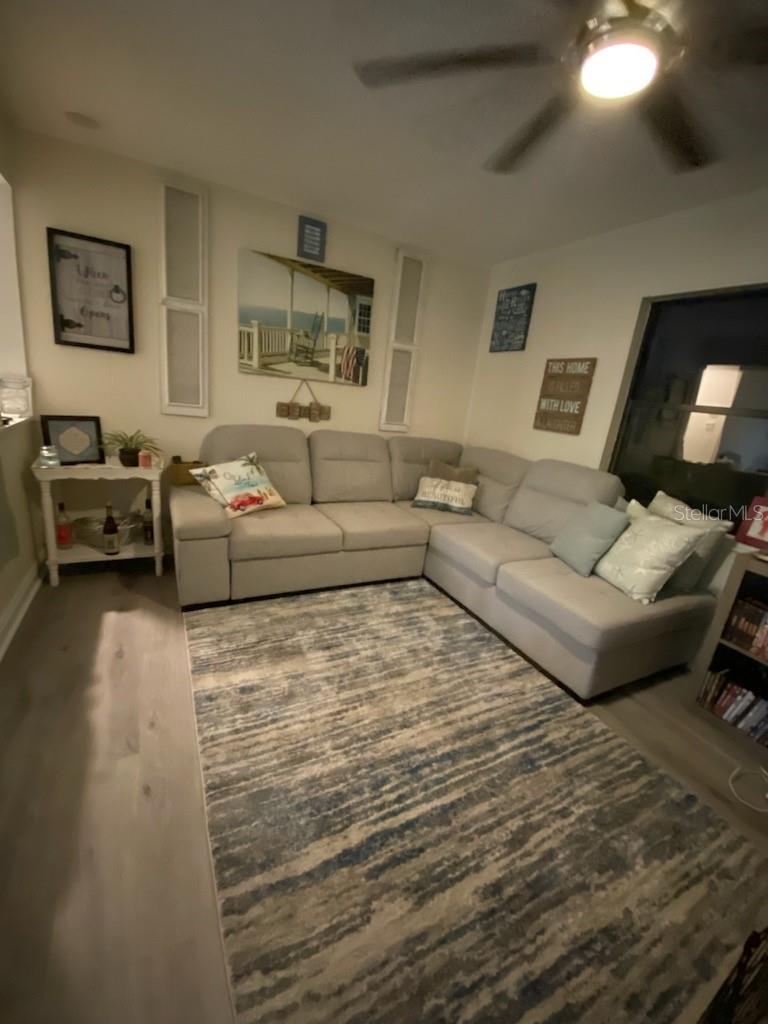 Image 5 of 20 For 704 Queens Court