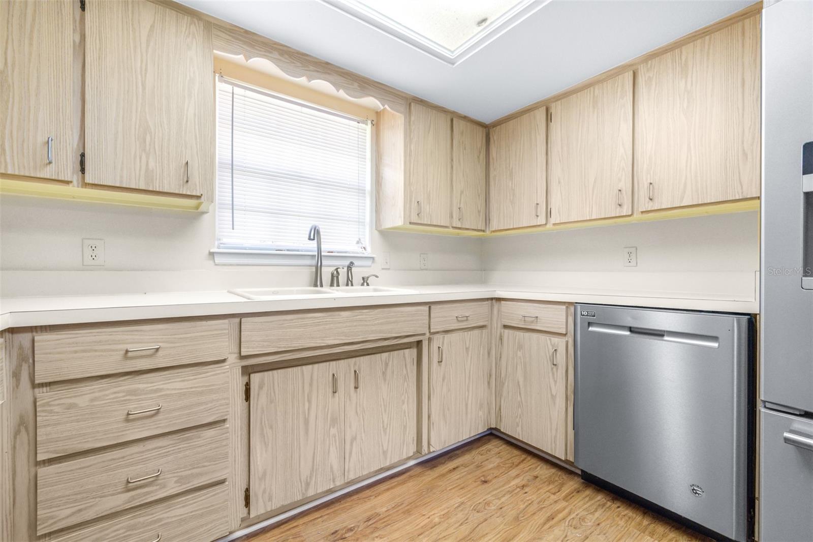 Image 11 of 38 For 4605 Kimball Court W