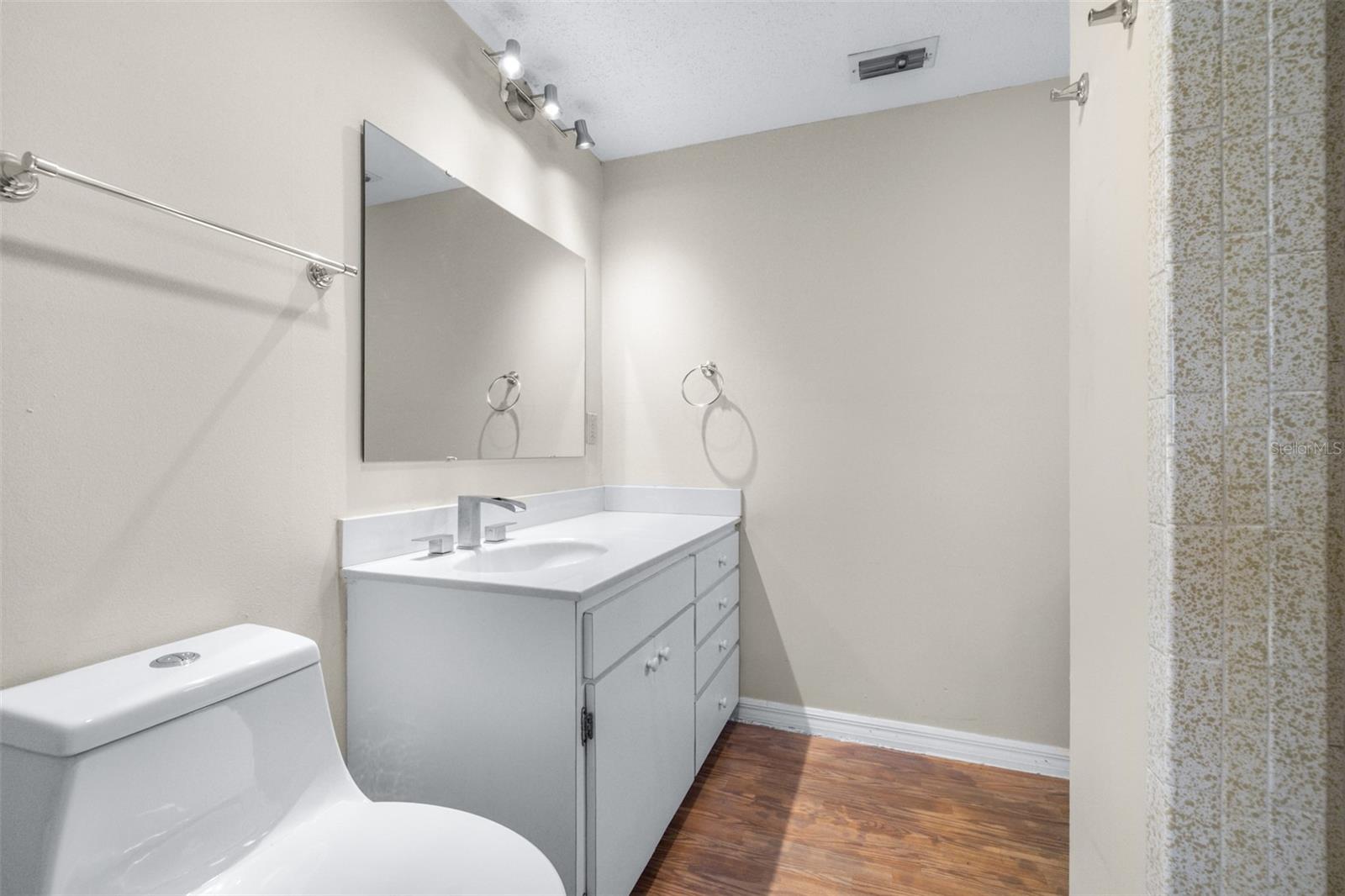 Image 19 of 38 For 4605 Kimball Court W