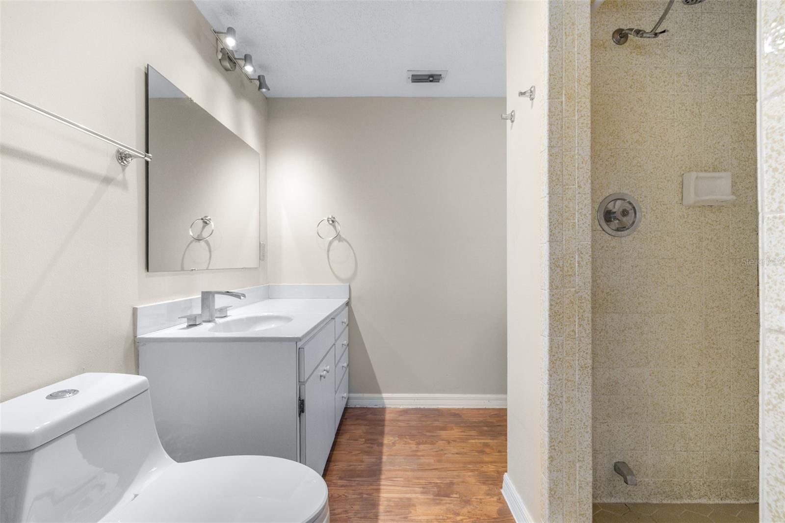Image 20 of 38 For 4605 Kimball Court W