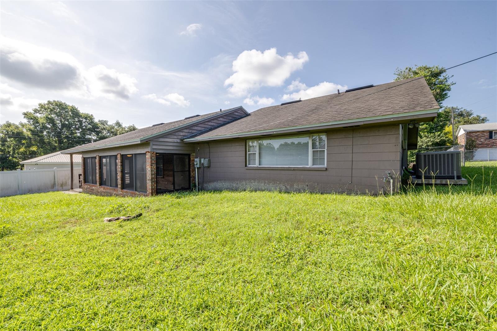 Image 34 of 38 For 4605 Kimball Court W