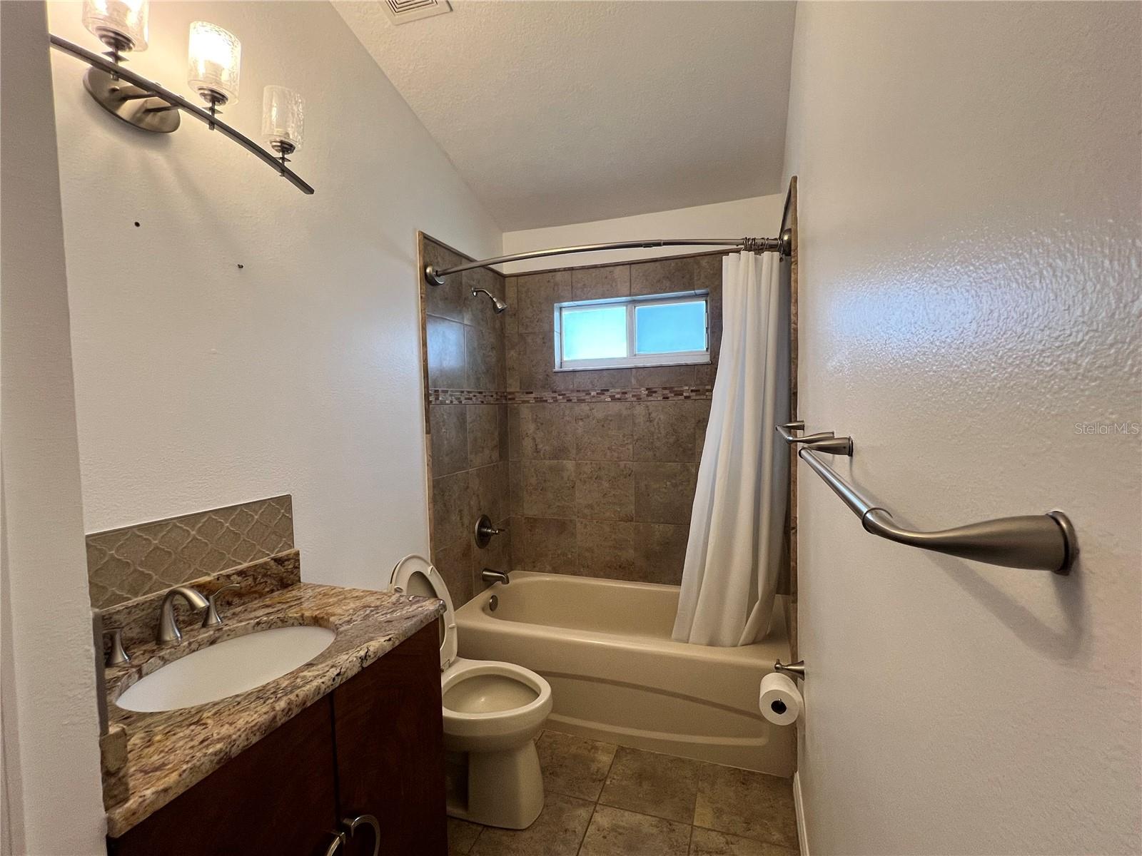 Image 13 of 23 For 12835 Standbridge Dr