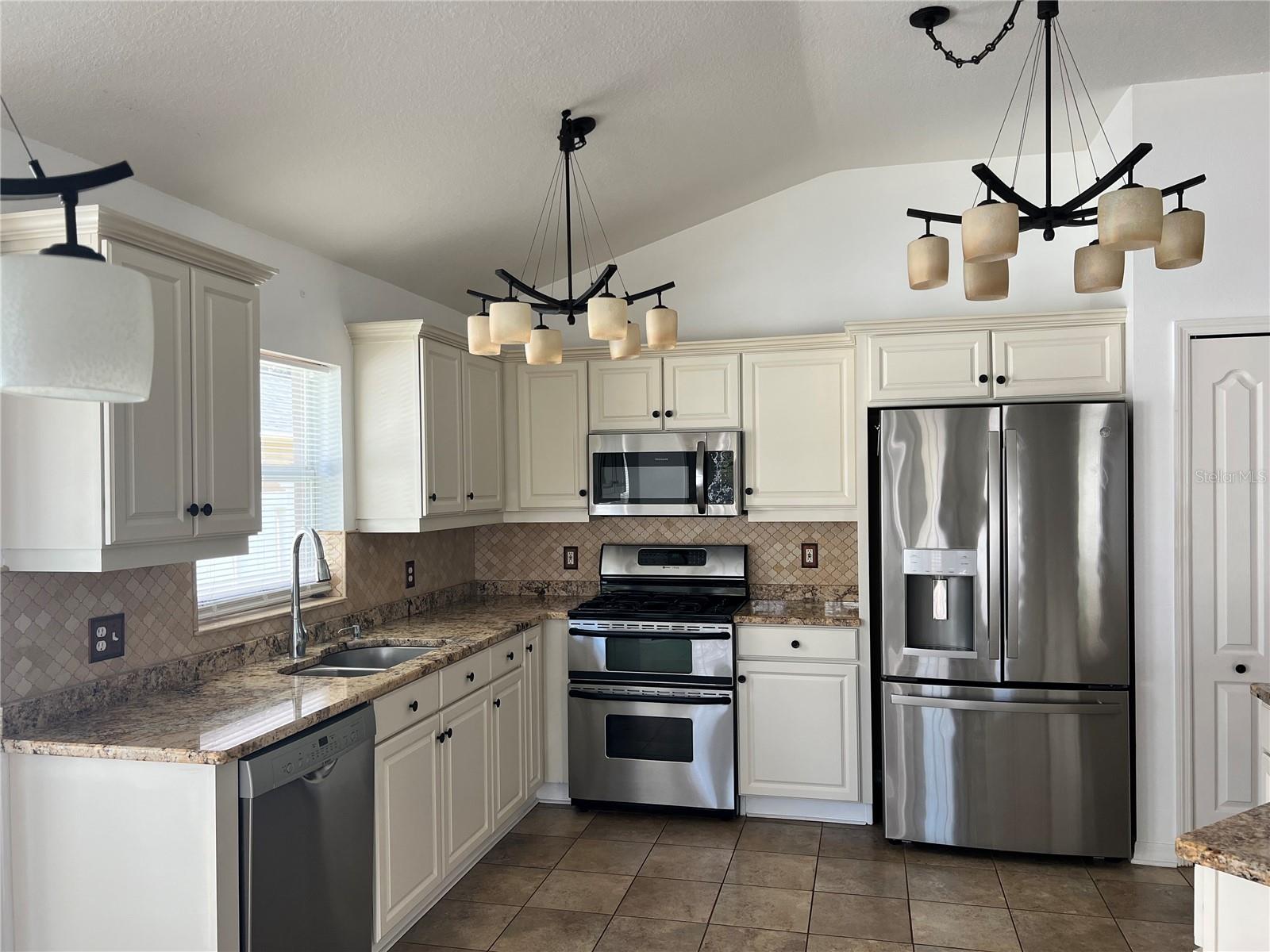 Image 7 of 23 For 12835 Standbridge Dr