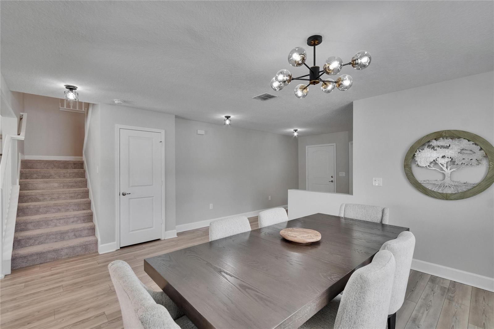 Image 10 of 58 For 7116 Cruz Court