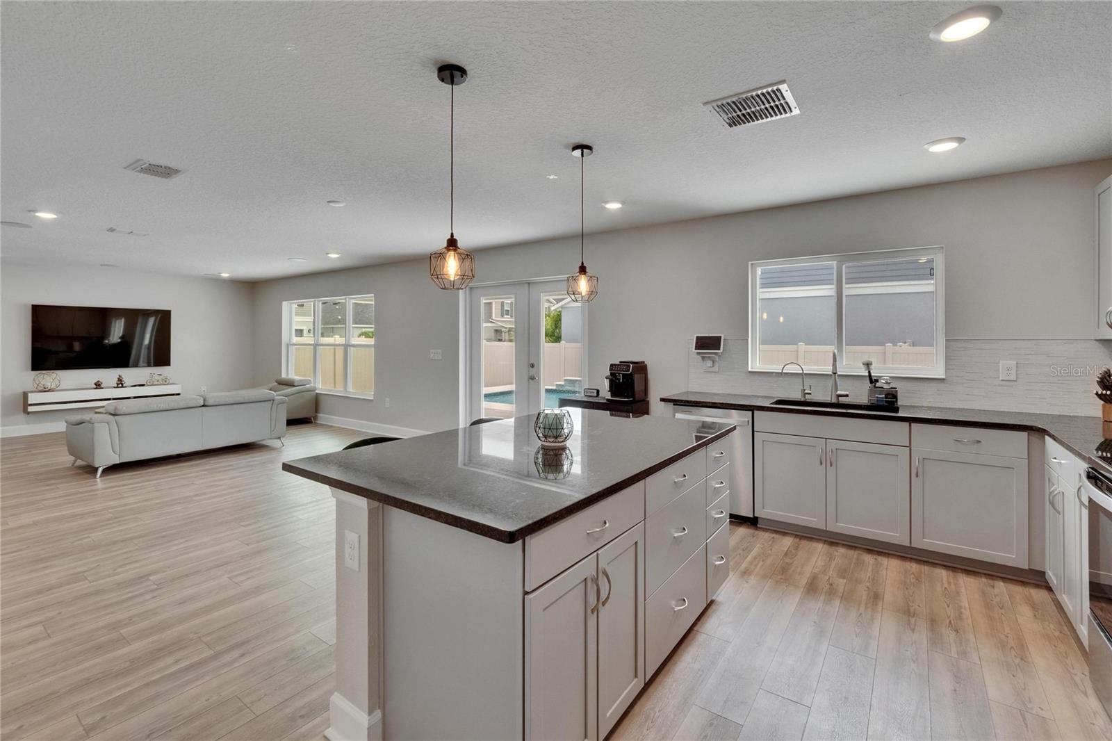 Image 18 of 58 For 7116 Cruz Court