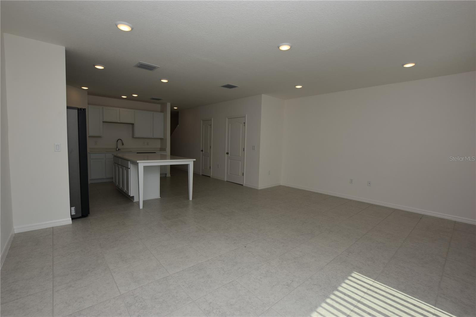 Image 16 of 41 For 3905 Academia Avenue