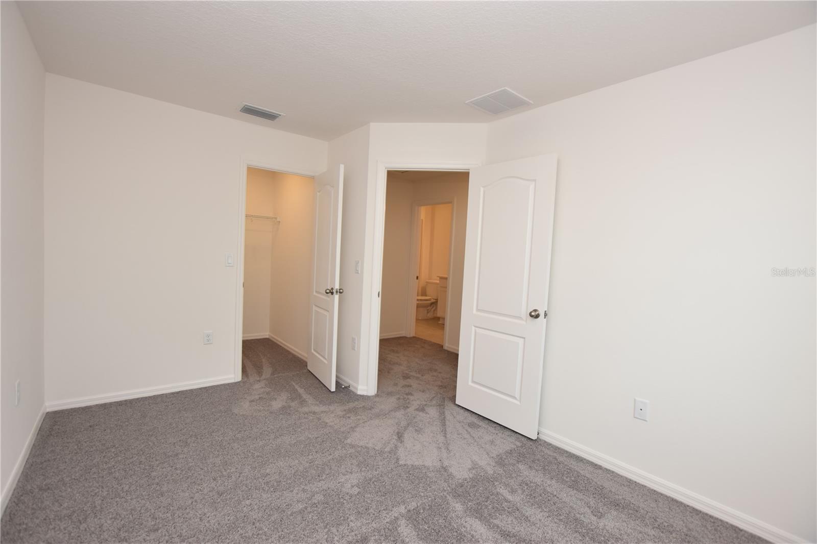 Image 31 of 41 For 3905 Academia Avenue