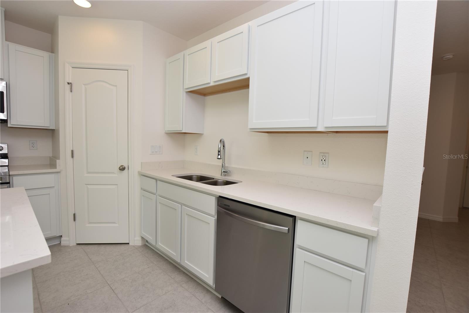 Image 7 of 41 For 3905 Academia Avenue