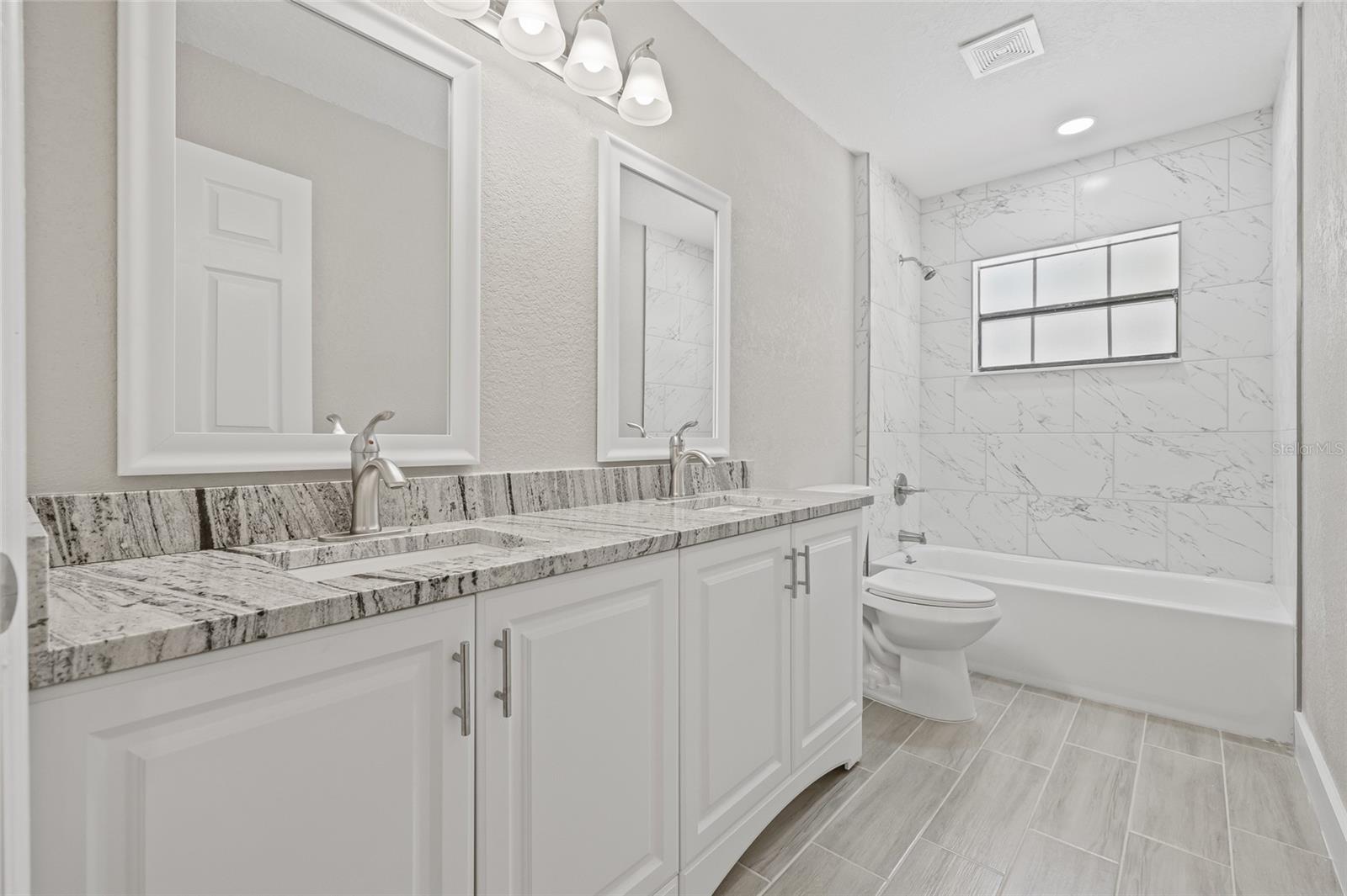 Image 33 of 57 For 1102 Berkley Lane