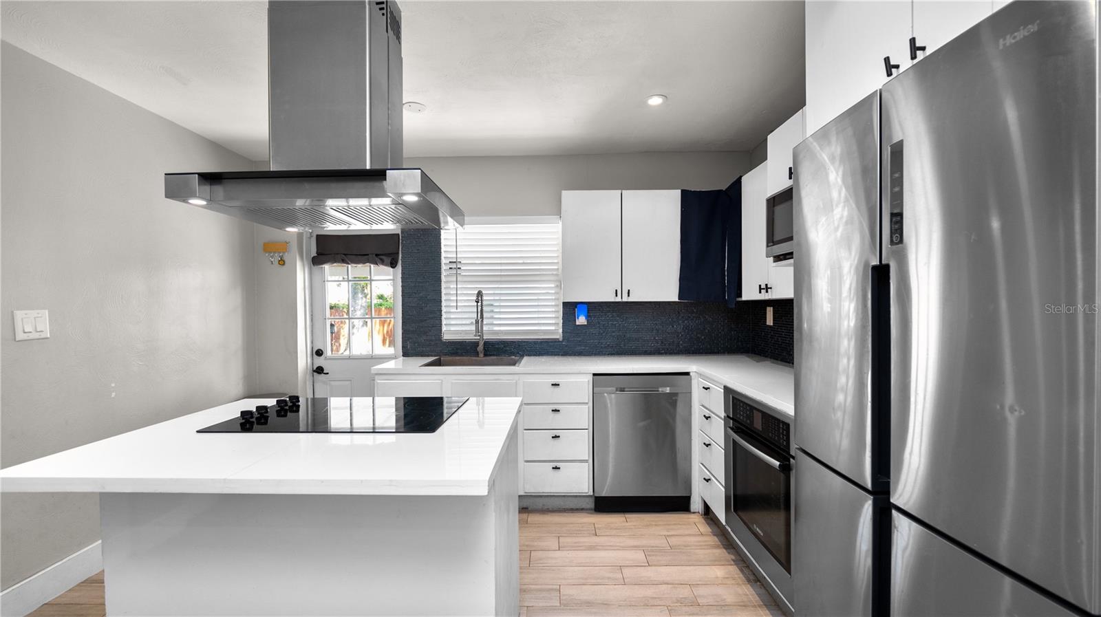 Image 15 of 49 For 544 Avenue G Se