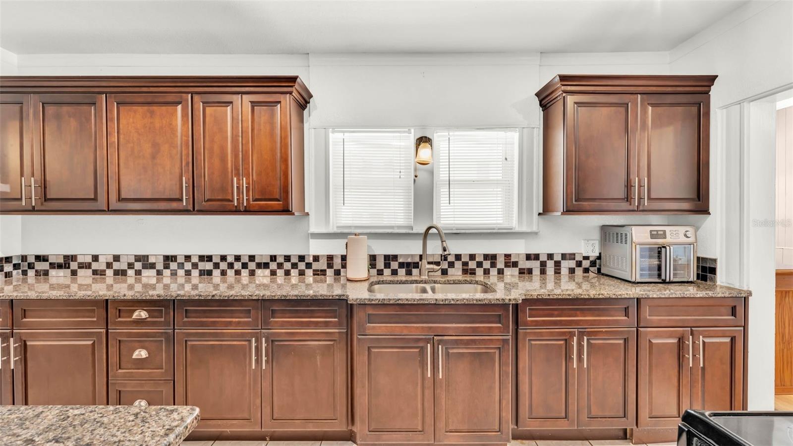 Image 14 of 43 For 236 Seminole Avenue