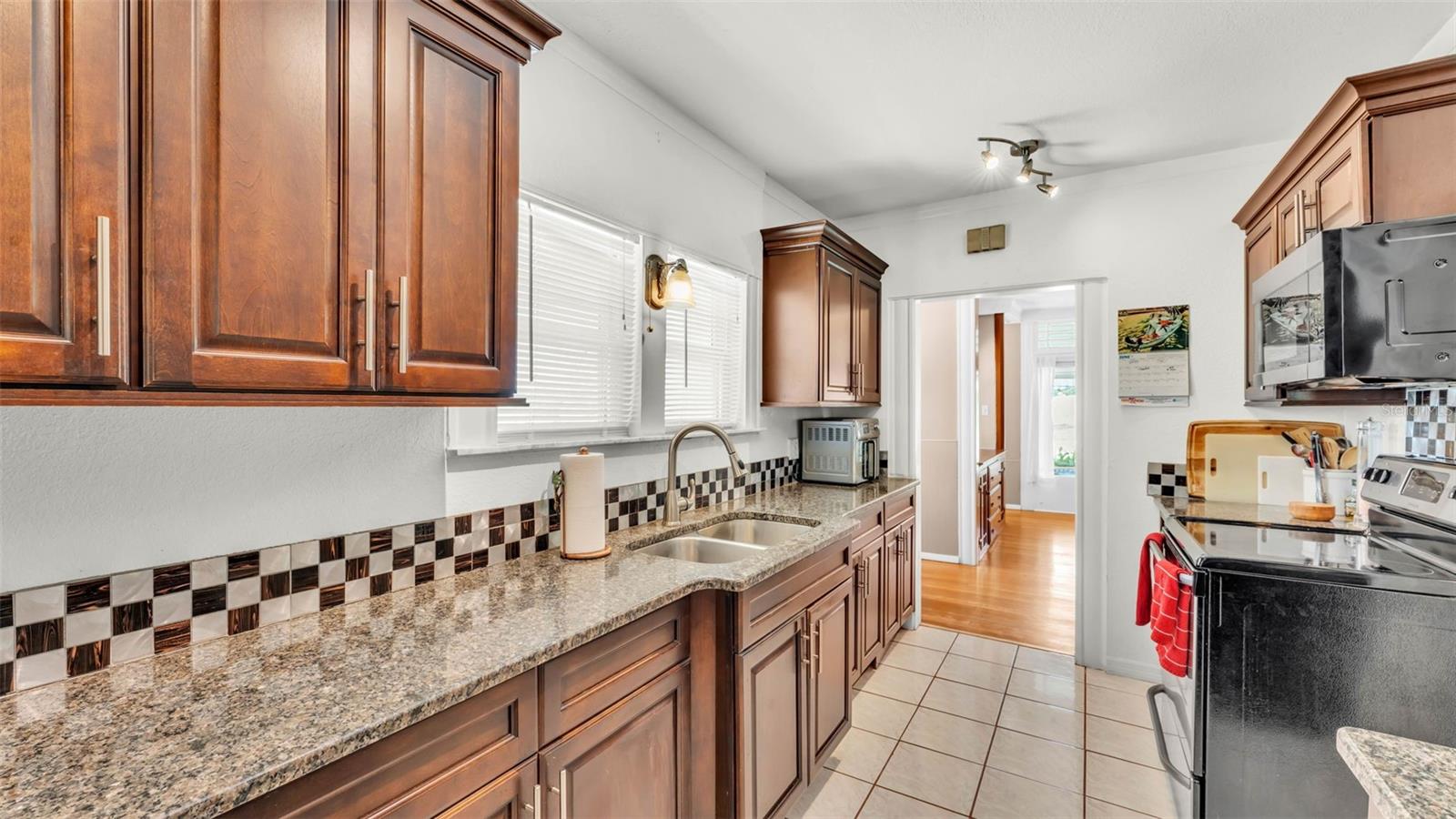 Image 15 of 43 For 236 Seminole Avenue