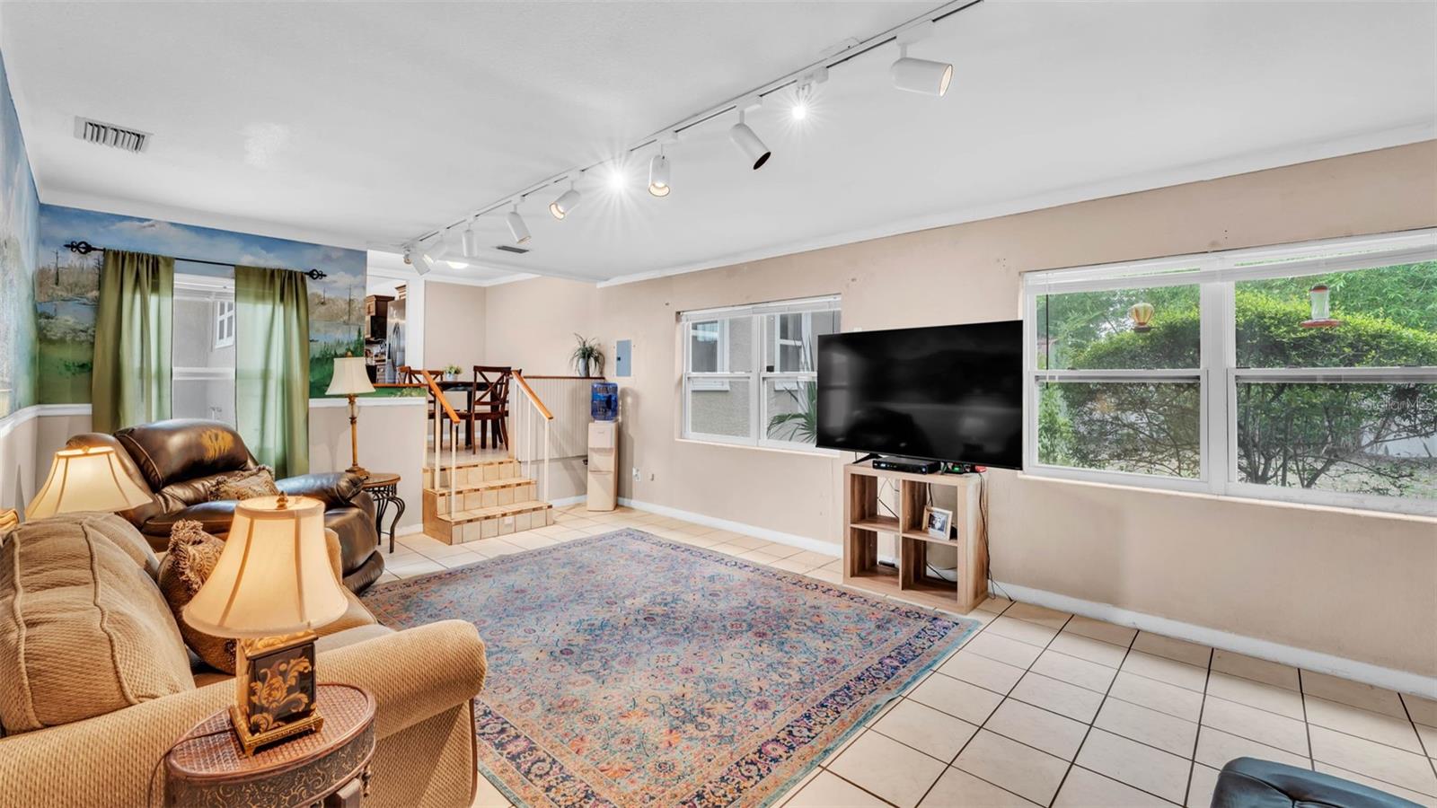 Image 20 of 43 For 236 Seminole Avenue