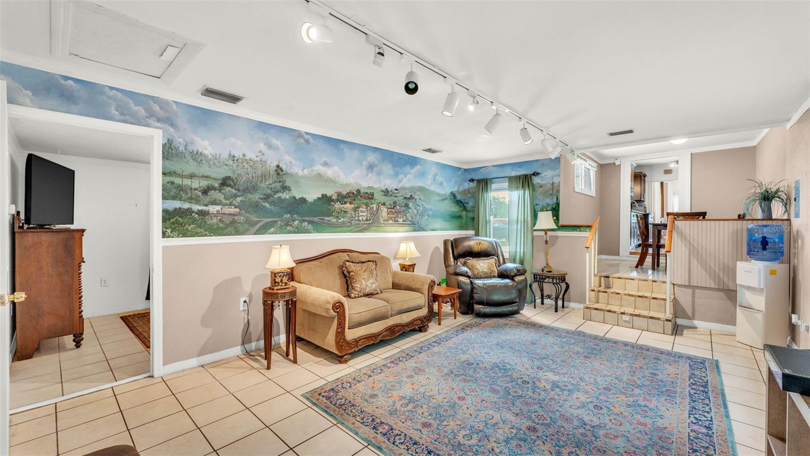 Image 21 of 43 For 236 Seminole Avenue