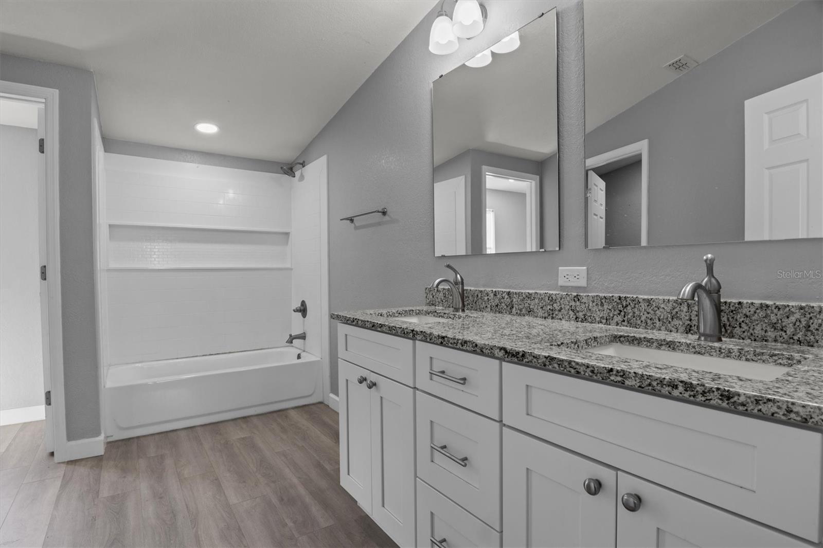 Image 23 of 40 For 4485 Berkley Road