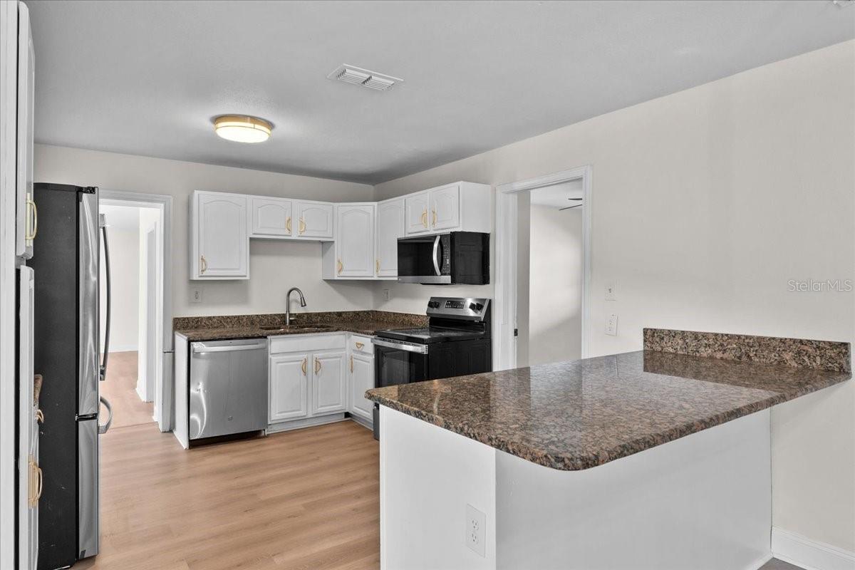 Image 14 of 58 For 405 7th Avenue