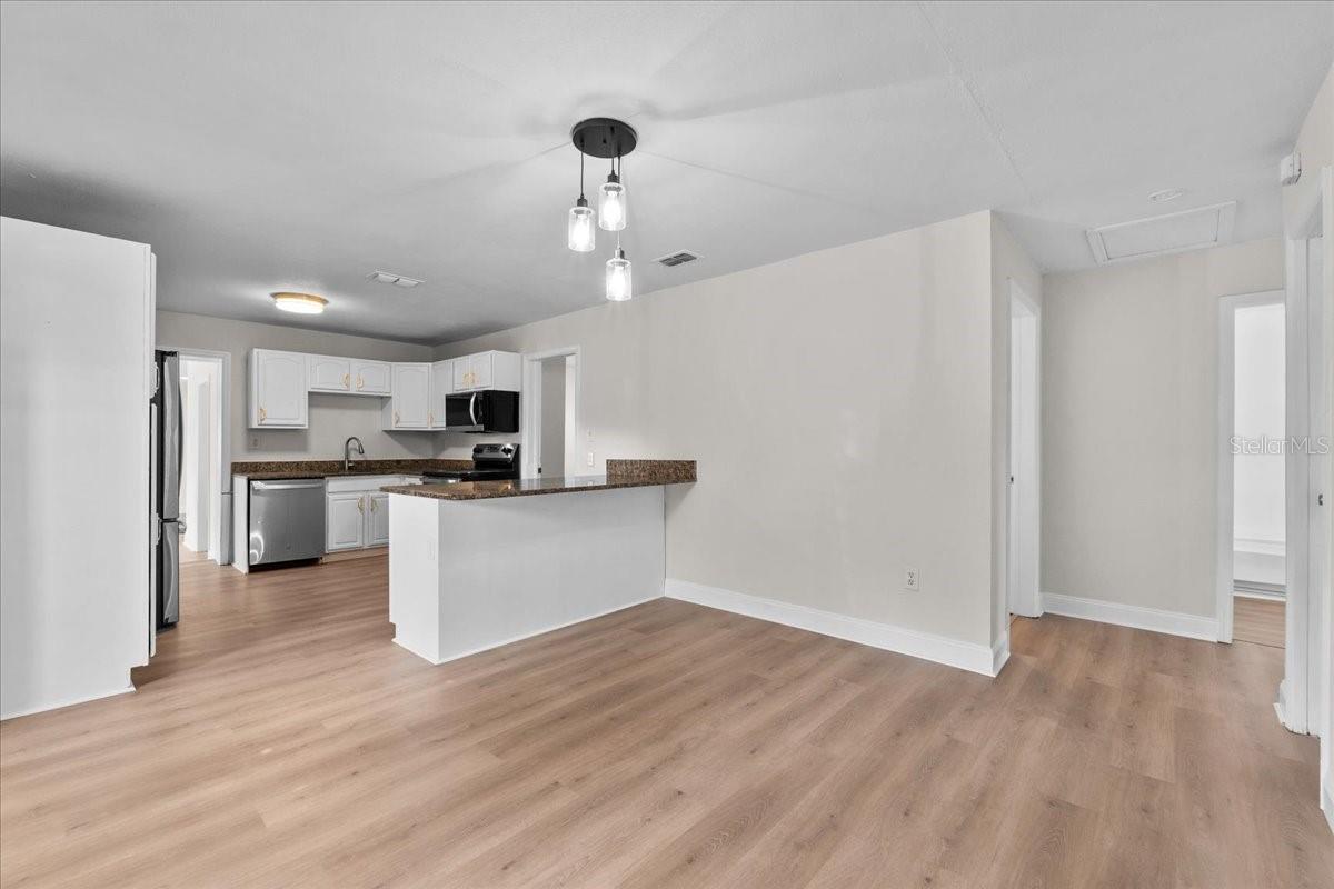 Image 16 of 58 For 405 7th Avenue