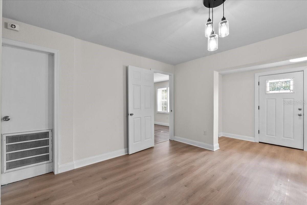 Image 18 of 58 For 405 7th Avenue
