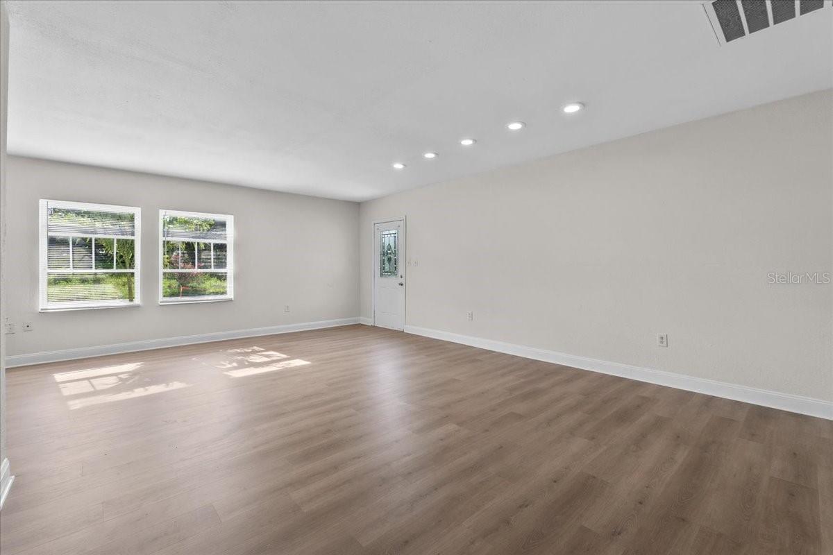 Image 21 of 58 For 405 7th Avenue