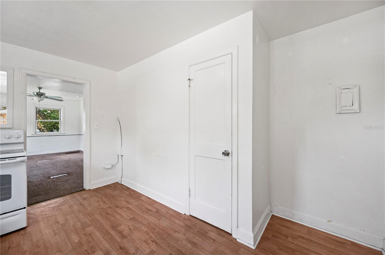 Image 16 of 27 For 1133 Bryn Mawr Avenue