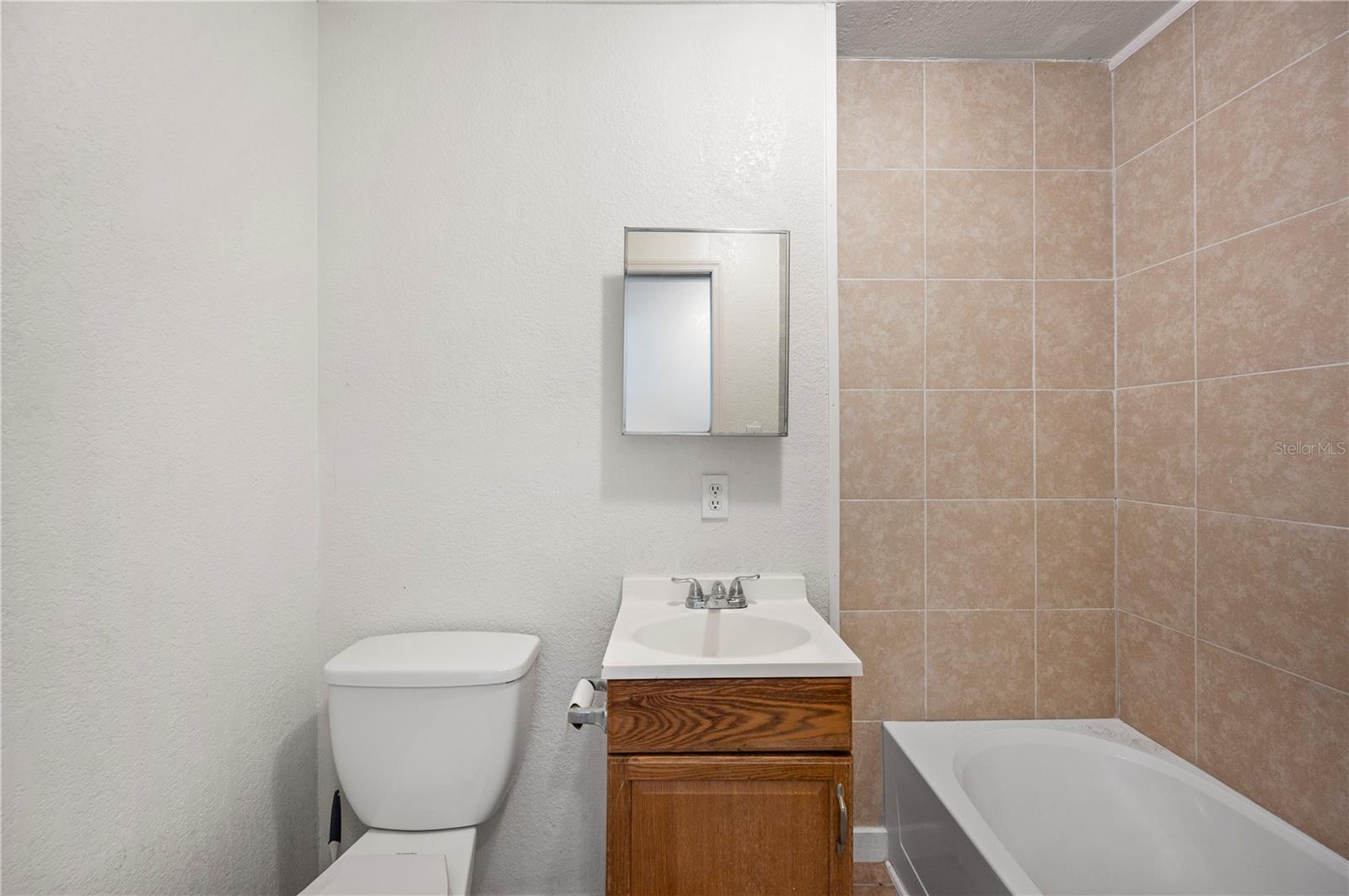 Image 3 of 27 For 1133 Bryn Mawr Avenue