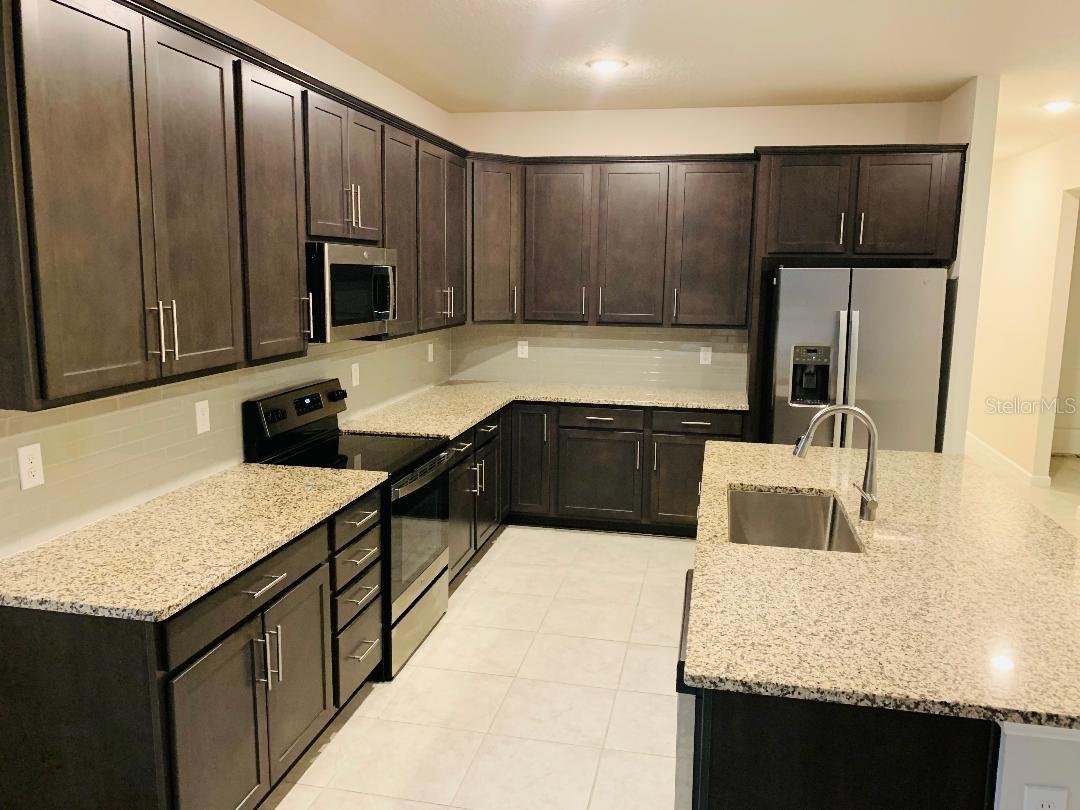 Image 4 of 27 For 1253 Mattie Pointe Boulevard