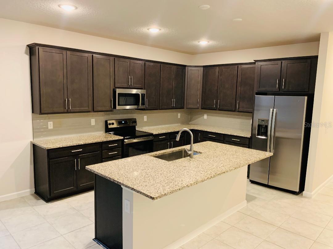 Image 6 of 27 For 1253 Mattie Pointe Boulevard